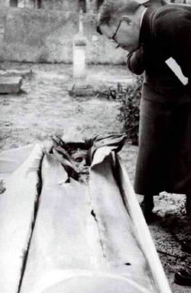 A photo of Jacinta in her coffin.